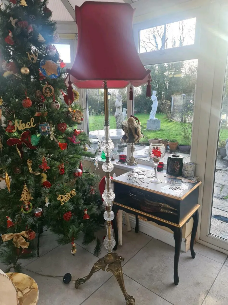 Vintage brass and crystal standard lamp POSTAGE AV - Image 1