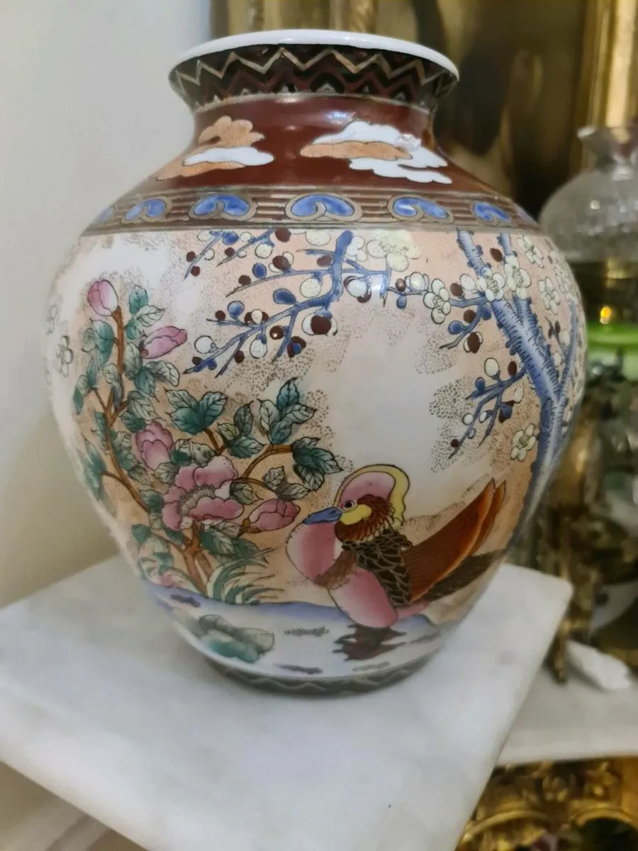 Kutani vase - Image 4