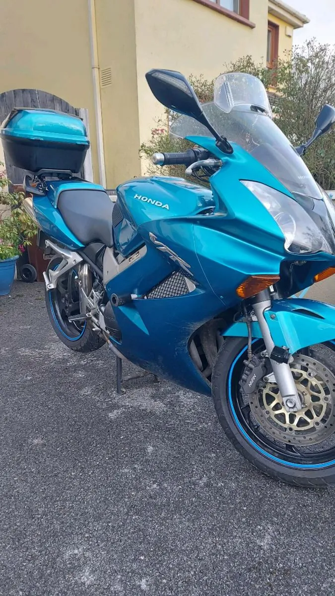 Honda vfr800 - Image 2