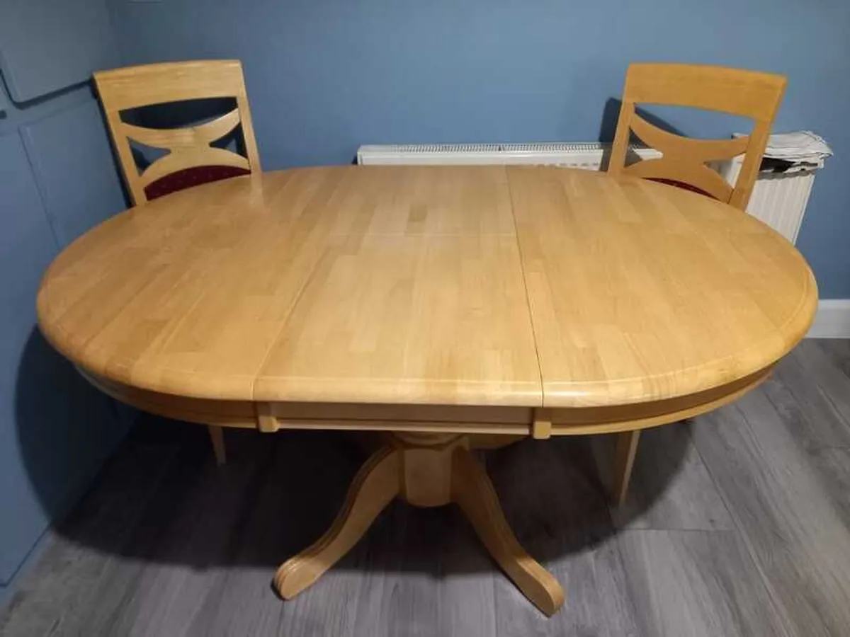 Solid Wooden Table and 6 Dining Chairs (4 seater table extends to 6 seater) - Image 4
