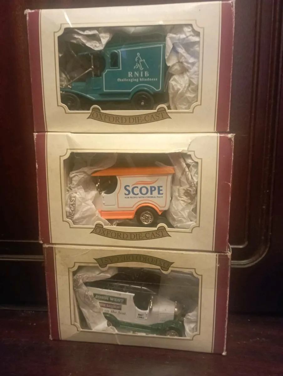 LIMITED EDITION OXFORD DIE-CAST MODELS - Image 1