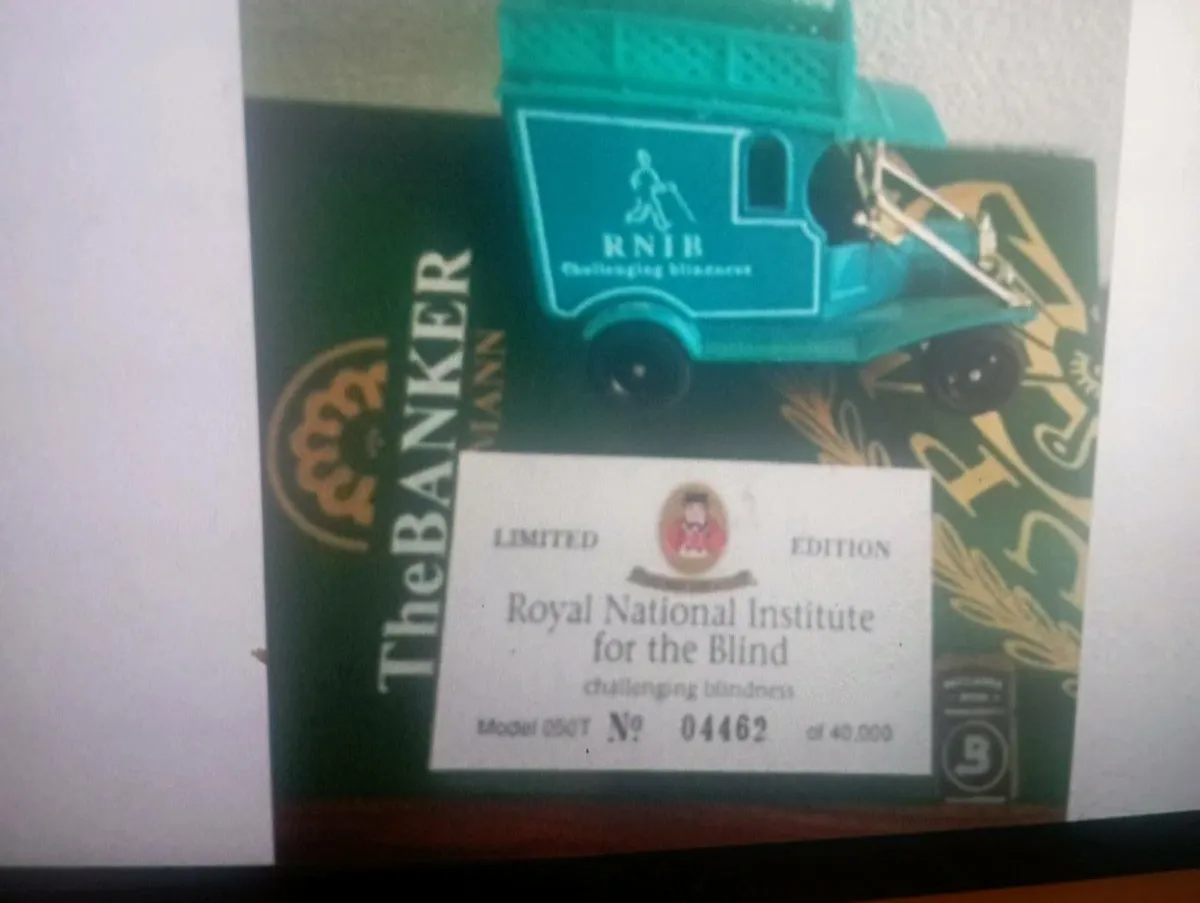 LIMITED EDITION OXFORD DIE-CAST MODELS - Image 3