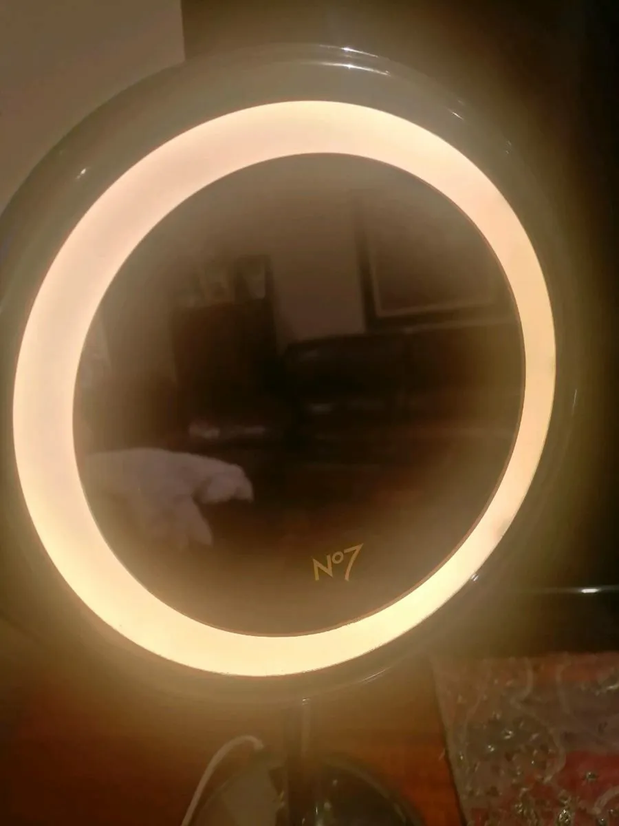 No7 Silver Illuminated Makeup Mirror - Image 2