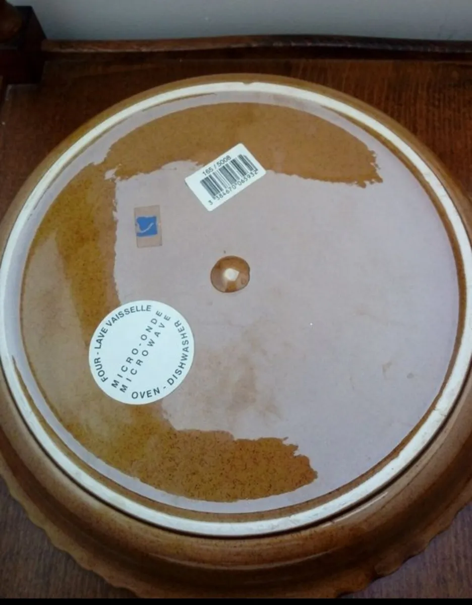 Ceramic Apple Pie Dish with Lid - Image 3