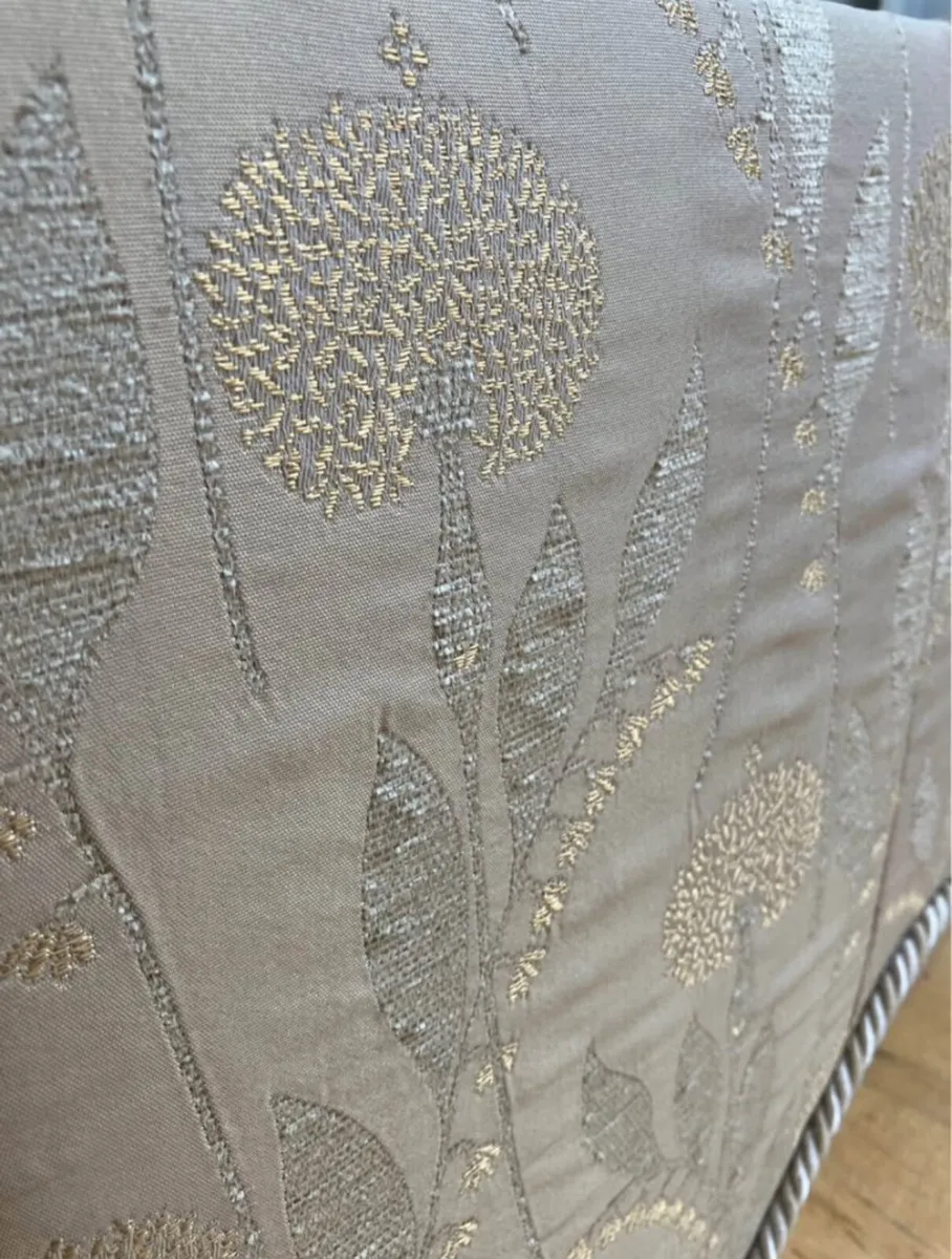 Upholstered box pelmet - Image 3