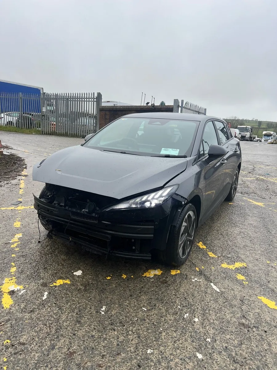 2025 MG4 64Kwh. Damaged Salvage - Image 1