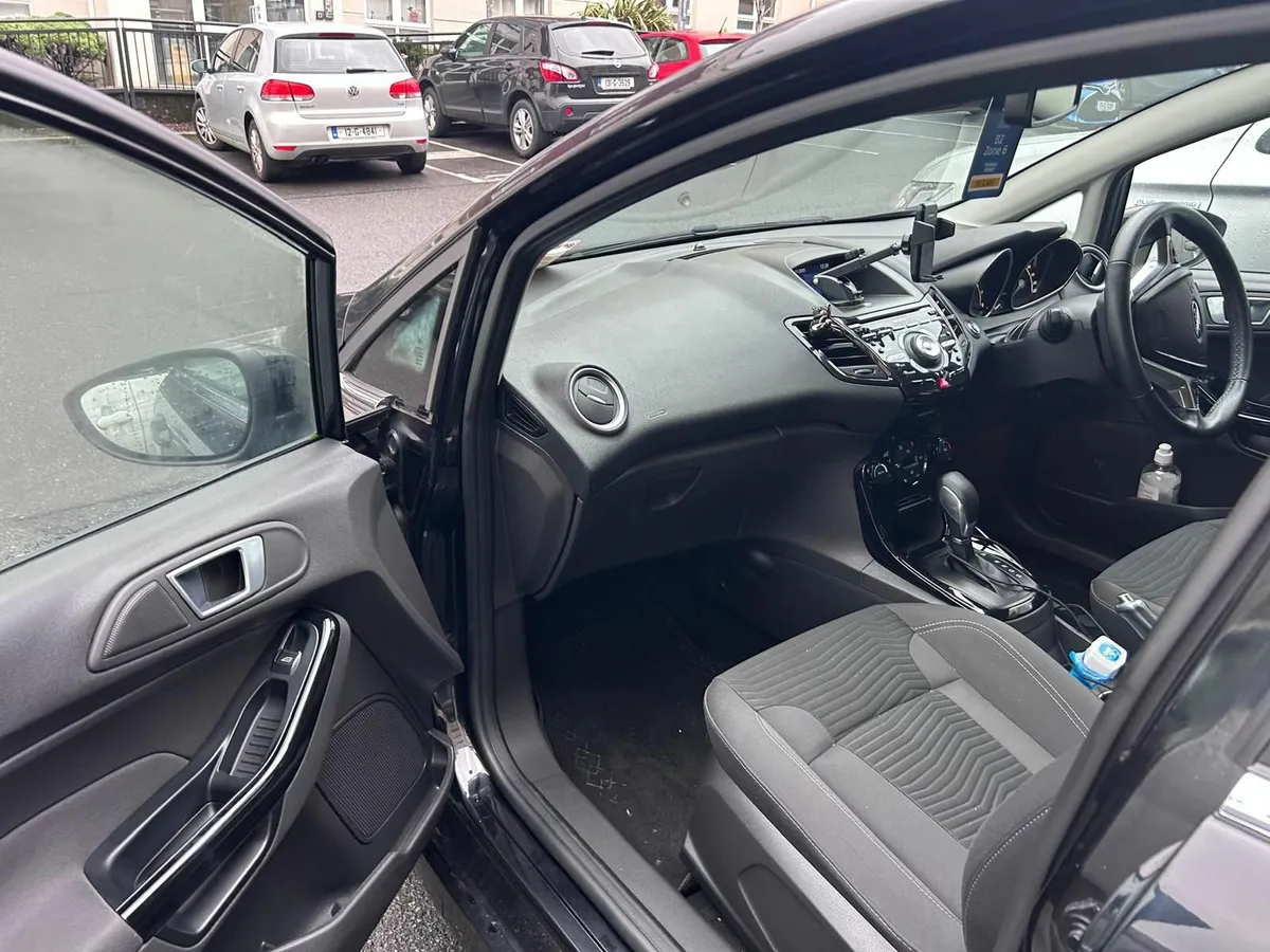 Ford Fiesta 2015 - Image 3