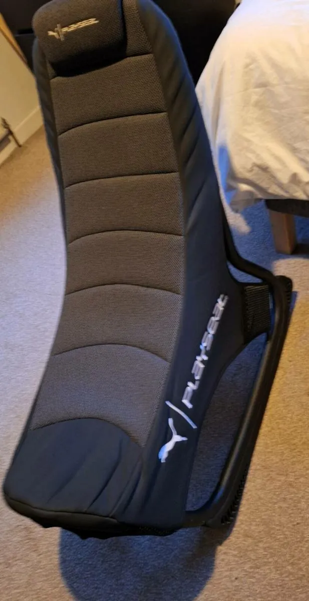 PLAYSEAT Gaming chair - Image 2