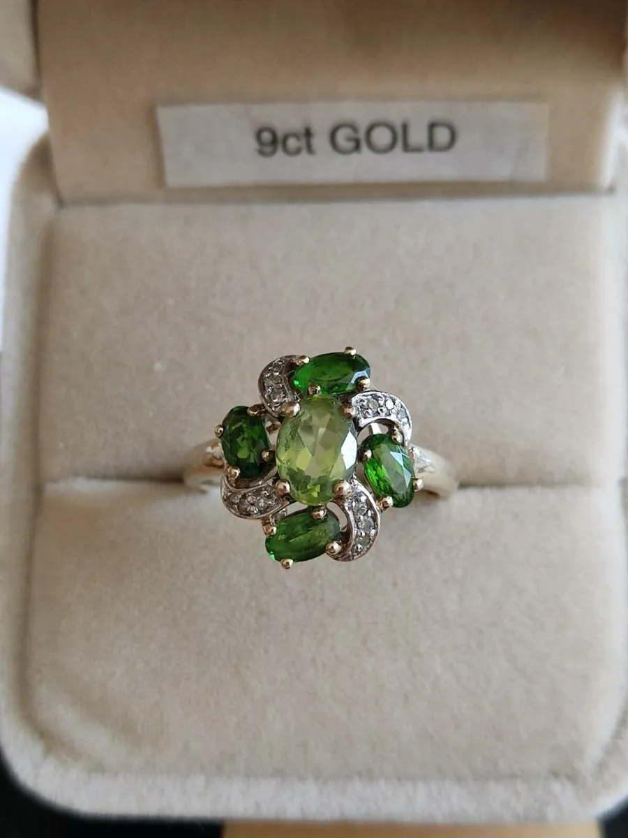 9 CT yellow Gold Diamond ring - Image 2