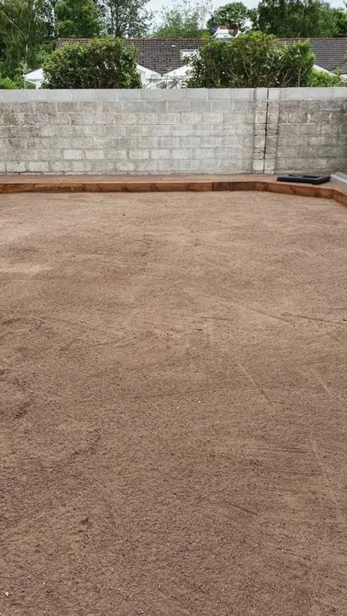 Screened Topsoil Compost Bark Mulch - Image 3