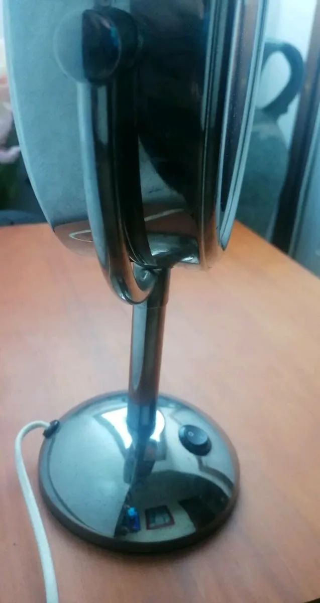 No7 Silver Illuminated Makeup Mirror - Image 4