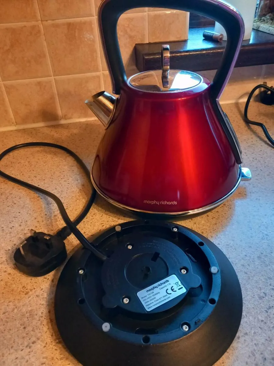 Kitchen ware - Image 1