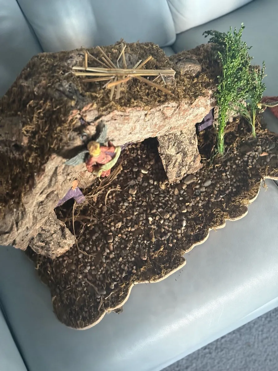 Lovely Christmas crib - Image 2