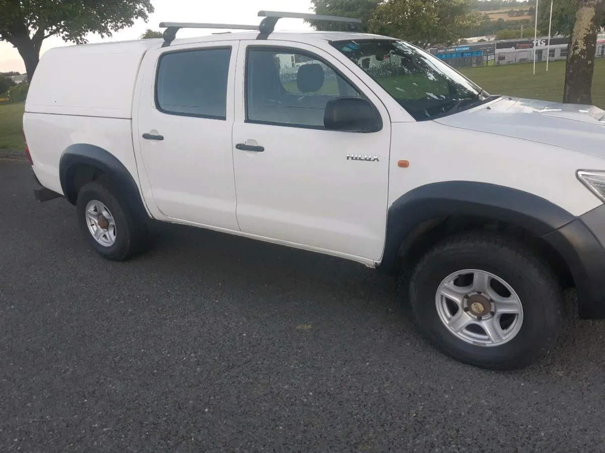 Toyota hilux - Image 3