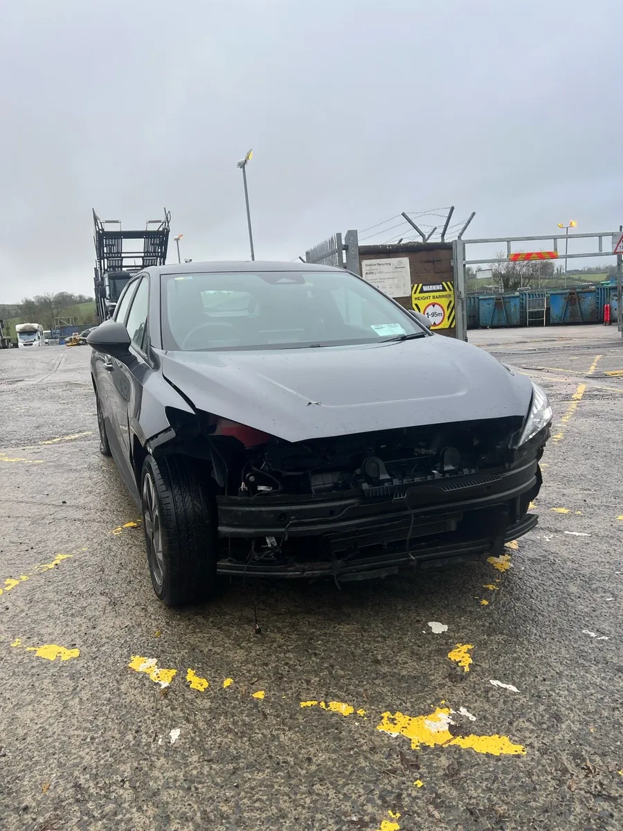 2025 MG4 64Kwh. Damaged Salvage - Image 3