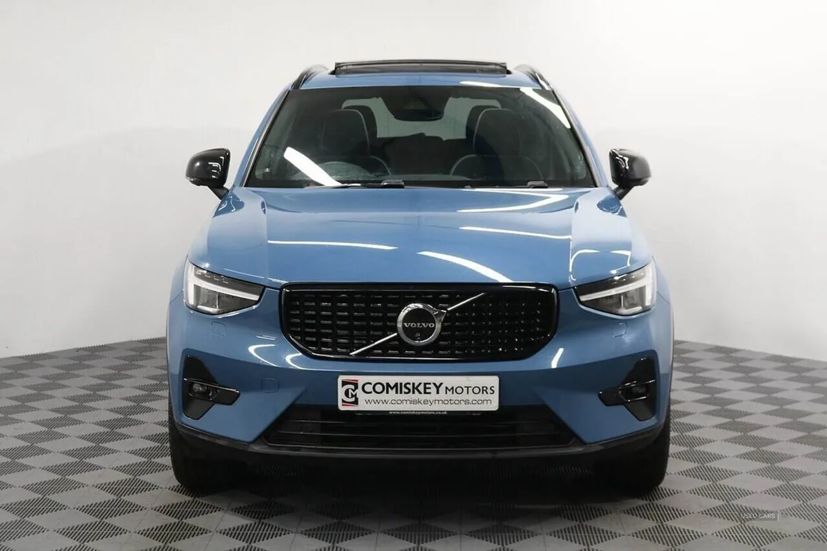Volvo XC40 h T5 Ultimate Dark - Image 2