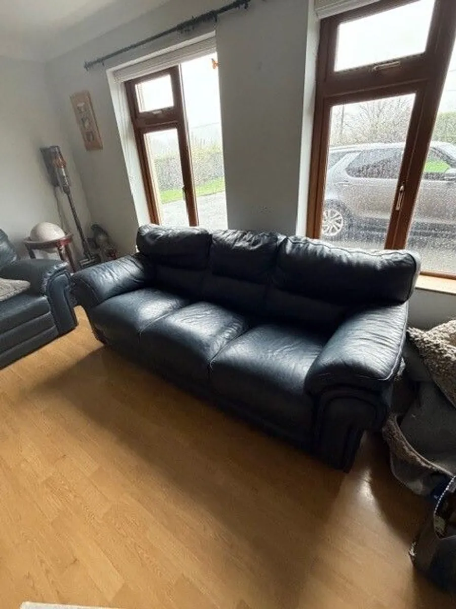 suite of furniture - Image 1