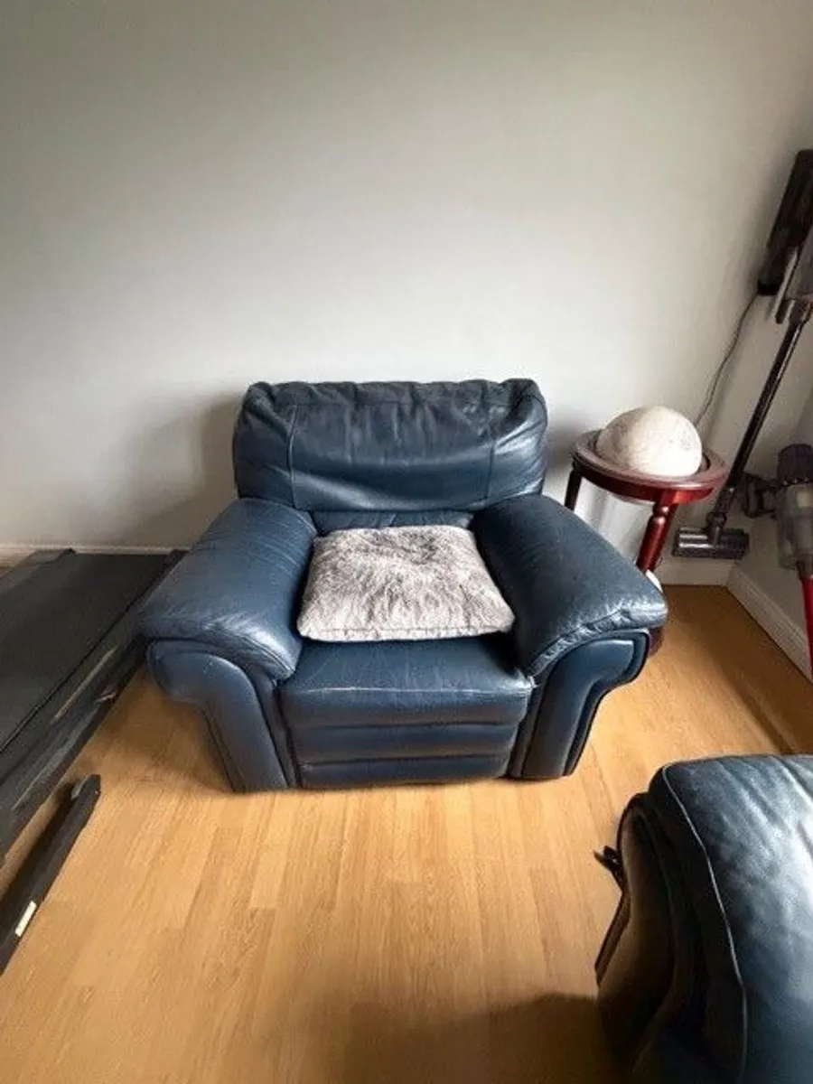 suite of furniture - Image 2