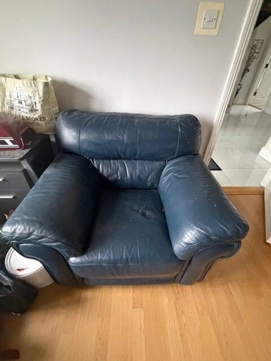 suite of furniture - Image 3