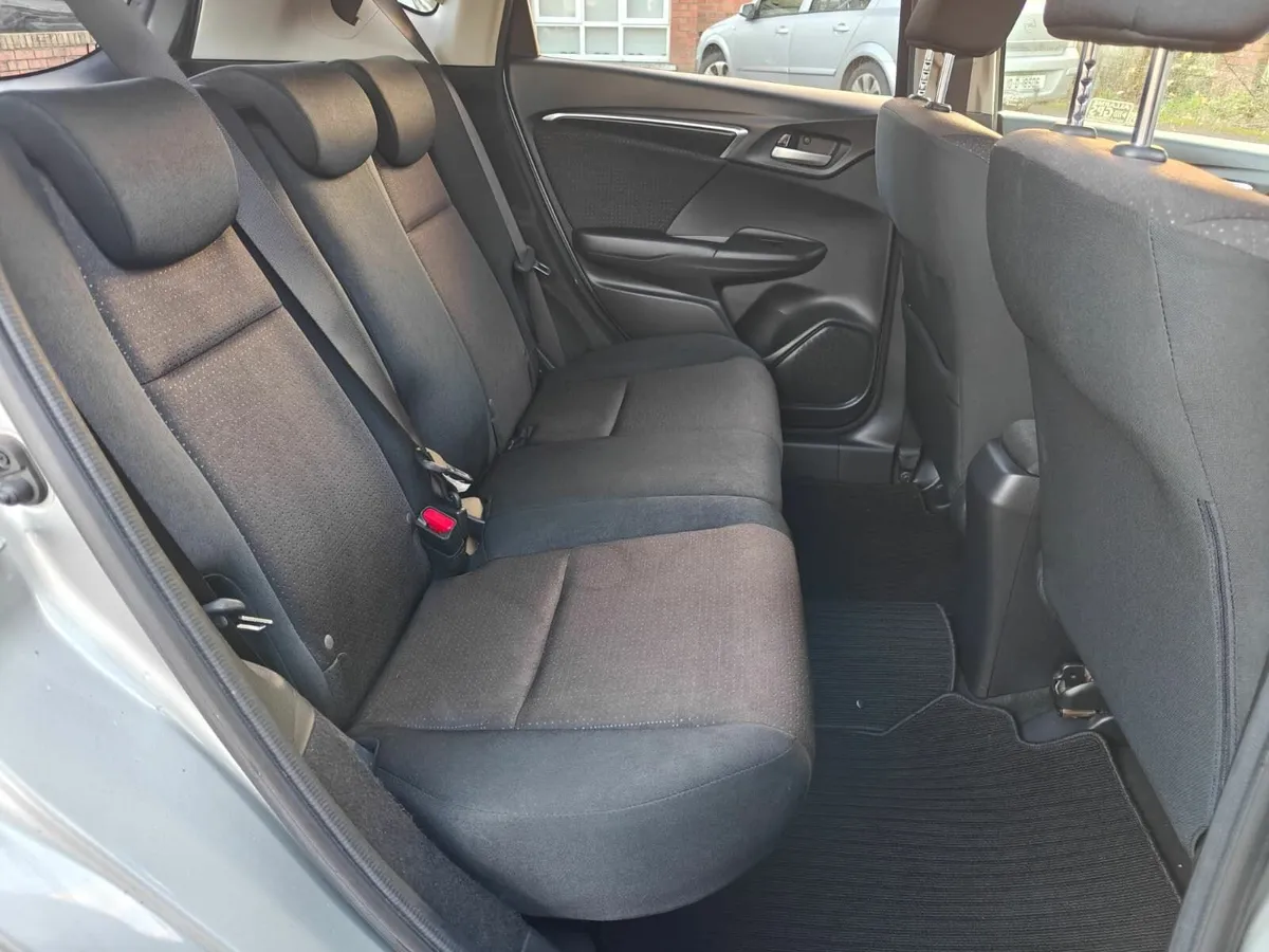 Honda Fit 2014 - Image 2