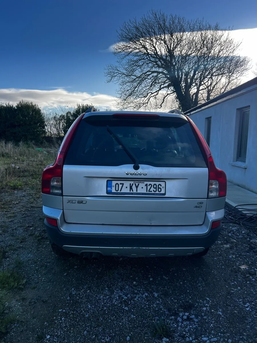 2007 Volvo xc90 7 seats - Image 2