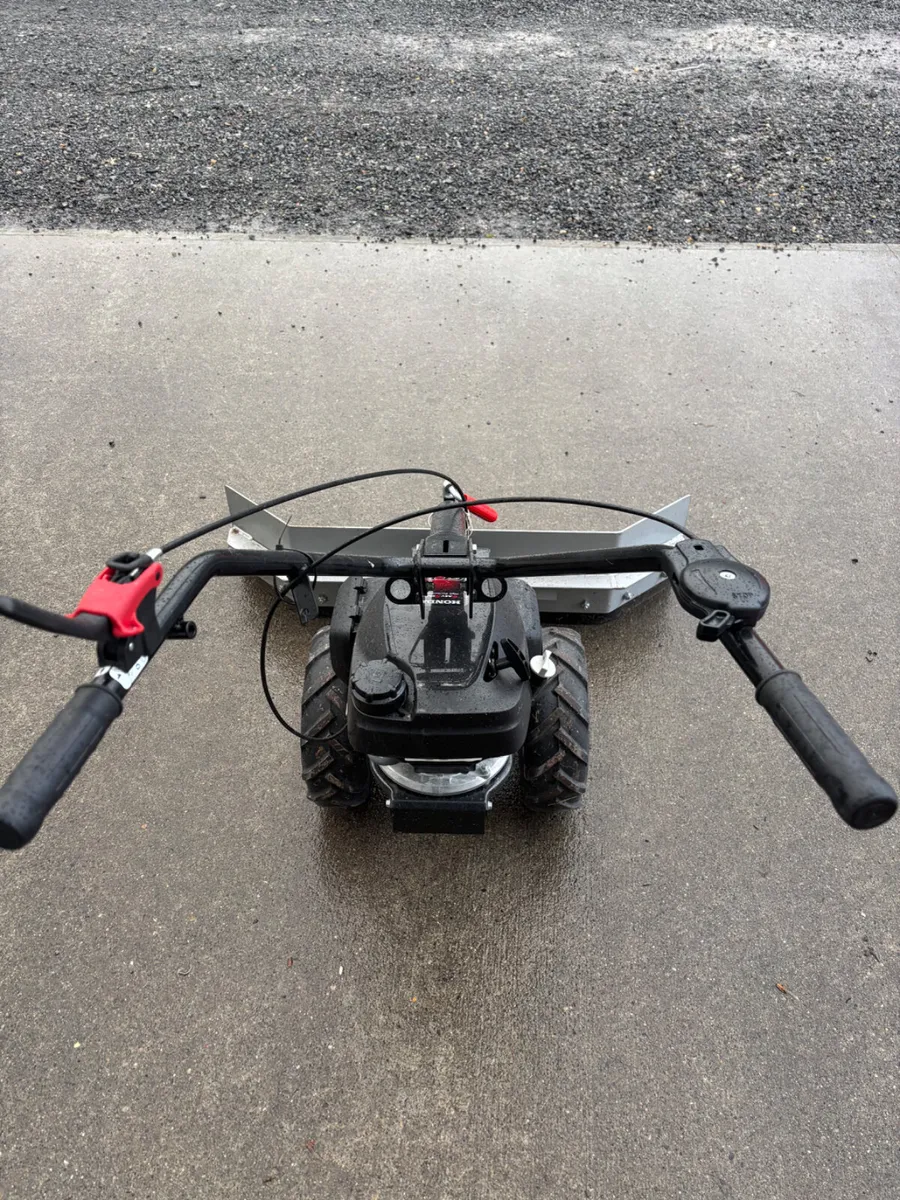 Walk behind yard scraper - Image 3