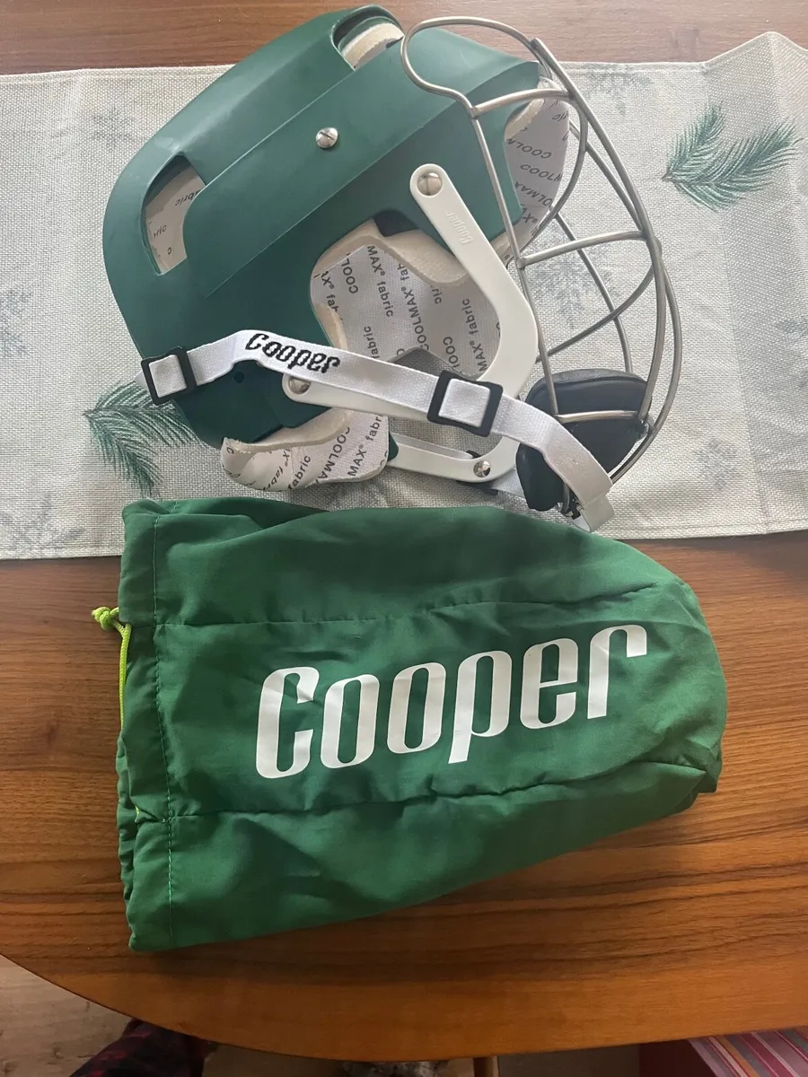 Cooper junior SK 100 Hurling Helmet - Image 1