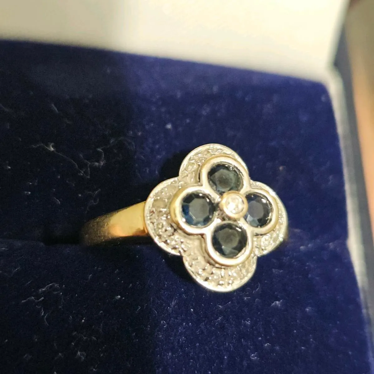 9ct gold ladies ring - Image 4