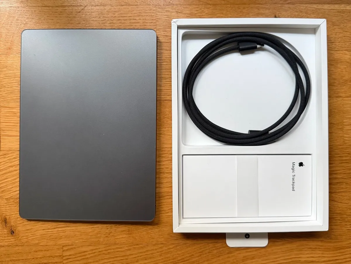 Apple Magic Trackpad, Black - Image 2