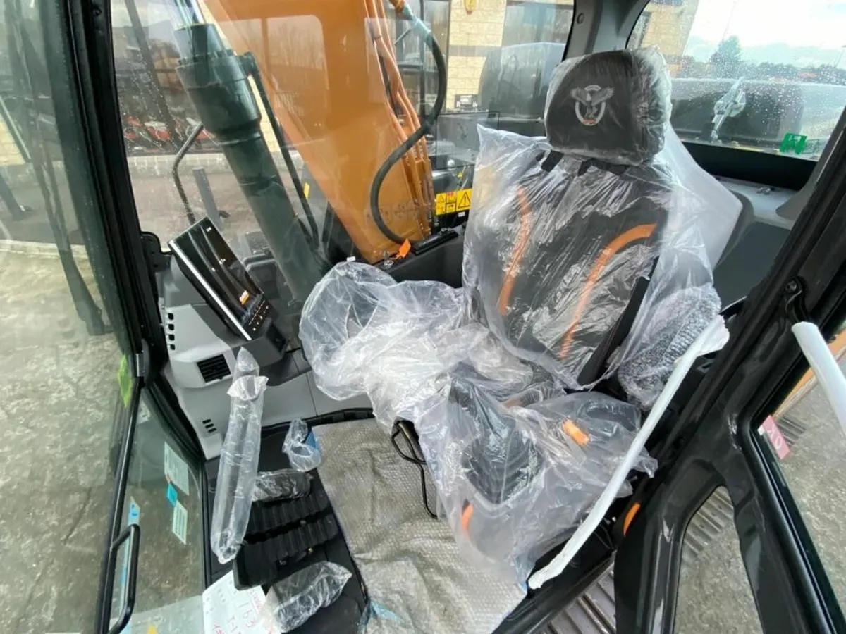 New Case CX130E in stock - Image 4