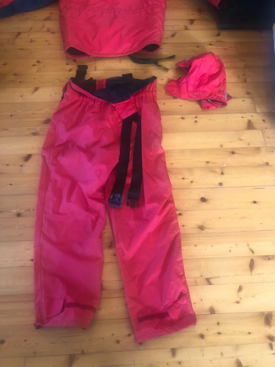 Floatation suit - Image 3