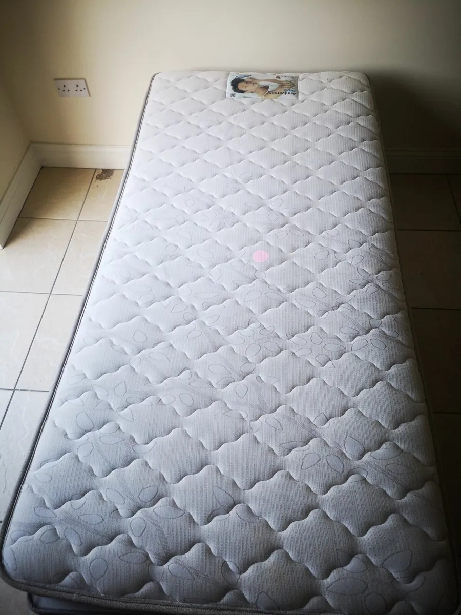 Single bed base & mattress - Image 1