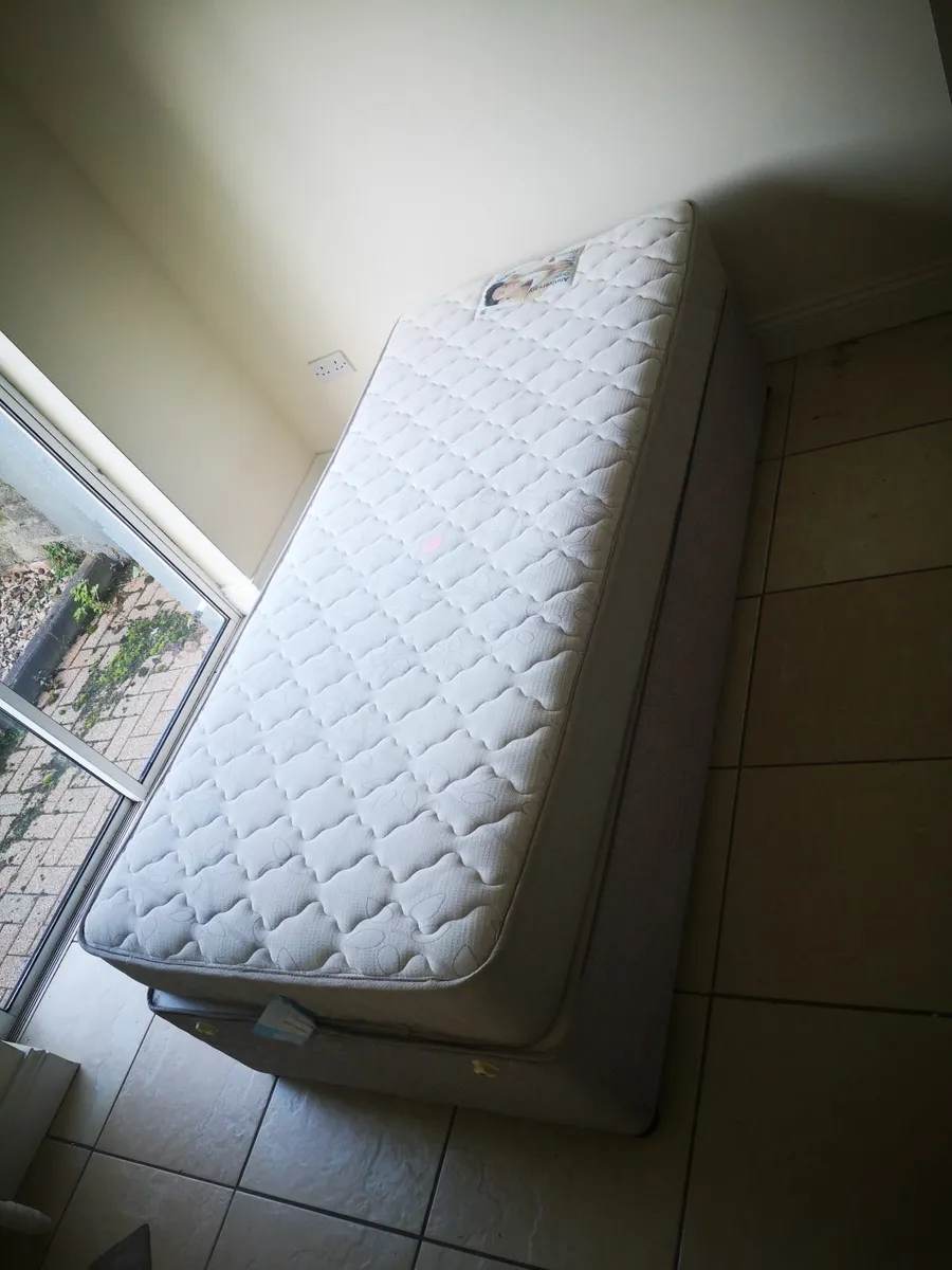 Single bed base & mattress - Image 3