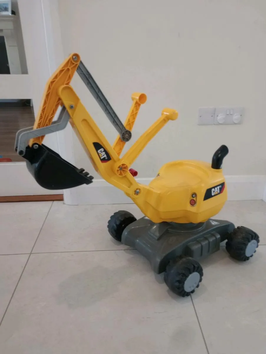 Rolly Ride-On CAT 360 degree Excavator on wheels - Image 1