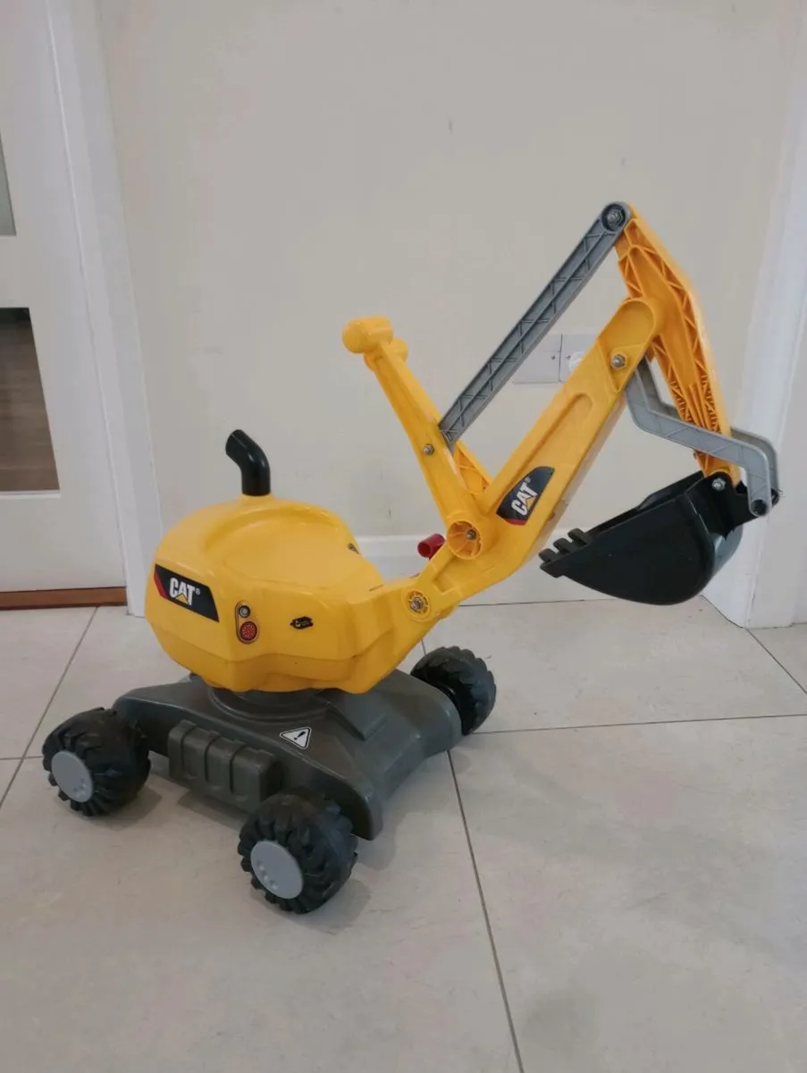 Rolly Ride-On CAT 360 degree Excavator on wheels - Image 2