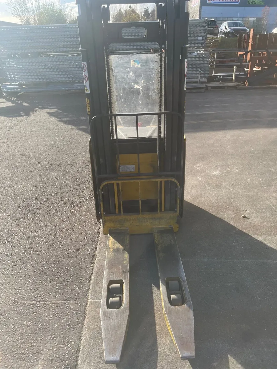 FORKLIFT STACKER TRUCK 1 YEAR WARRANTY - Image 4