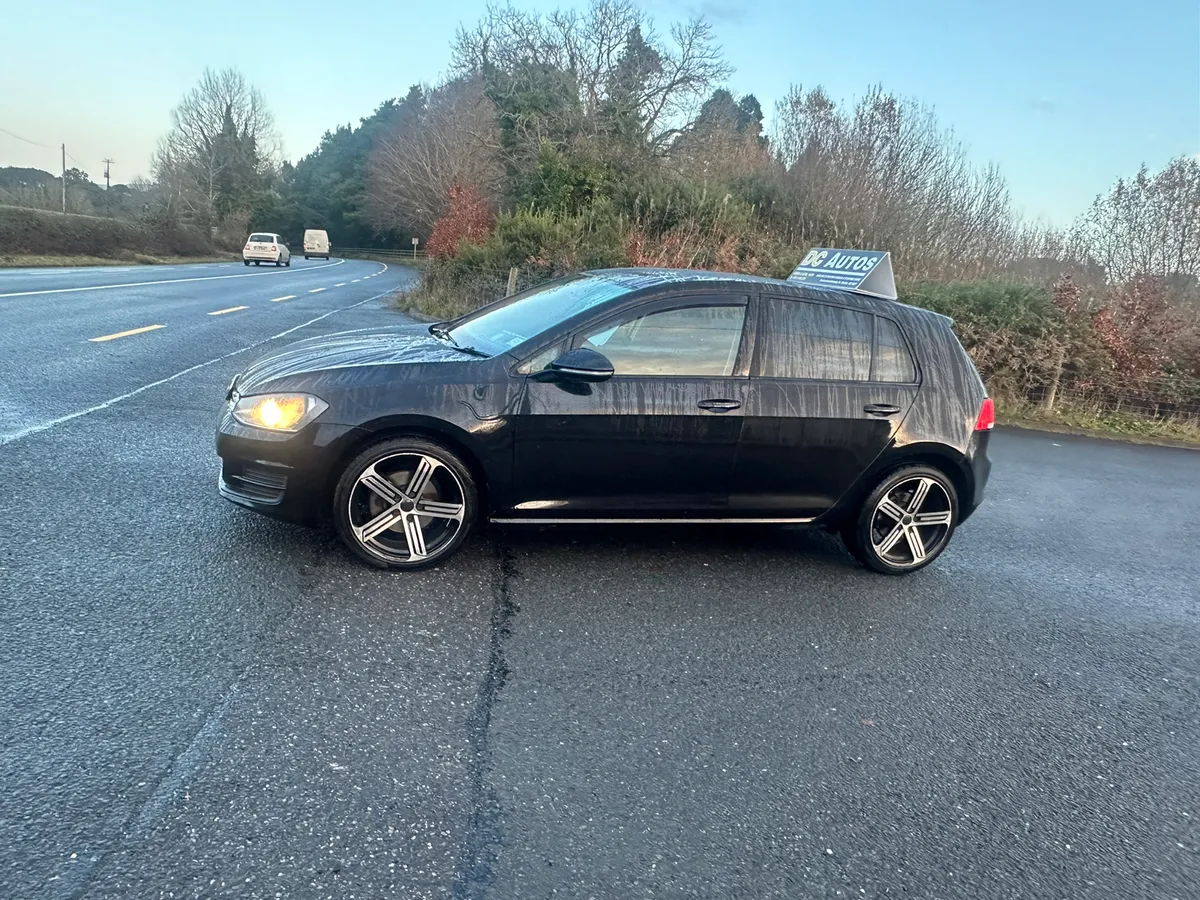 14 Volkswagen Golf - Image 4