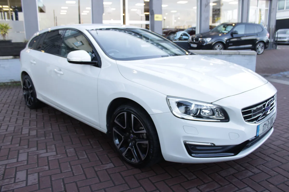 2.0D SE LUXURY EDITION 5DR ESTATE AUTO // 60,000KM - Image 2