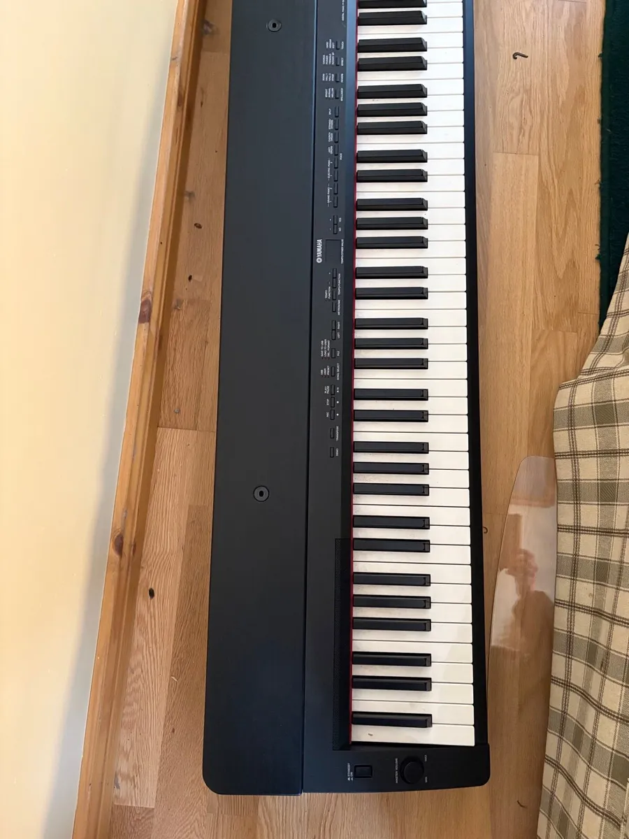 Yamaha keyboard - Image 1