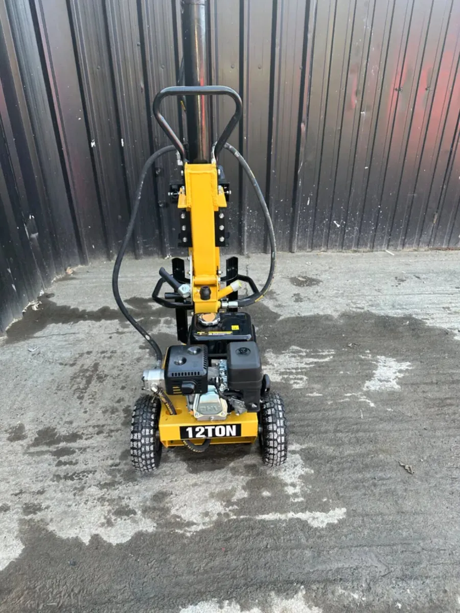 *SALE PRICE* IPS 12T Petrol Log Splitter - Image 4