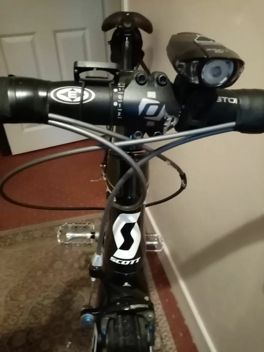 Scott foil 40 Road bike size medium - Image 1