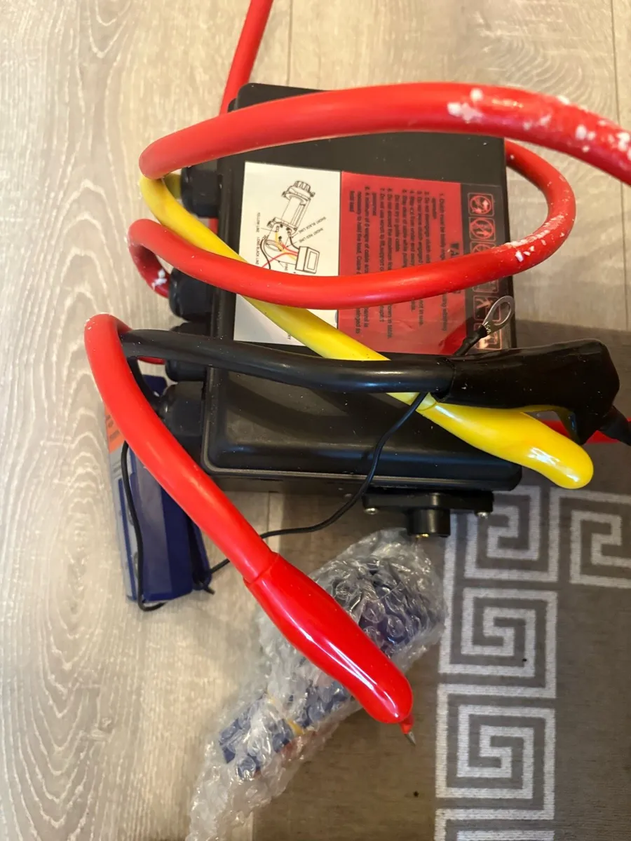 Electric Winch 13500 LBS/ 6123KG 12V 27M/92FT - Image 3