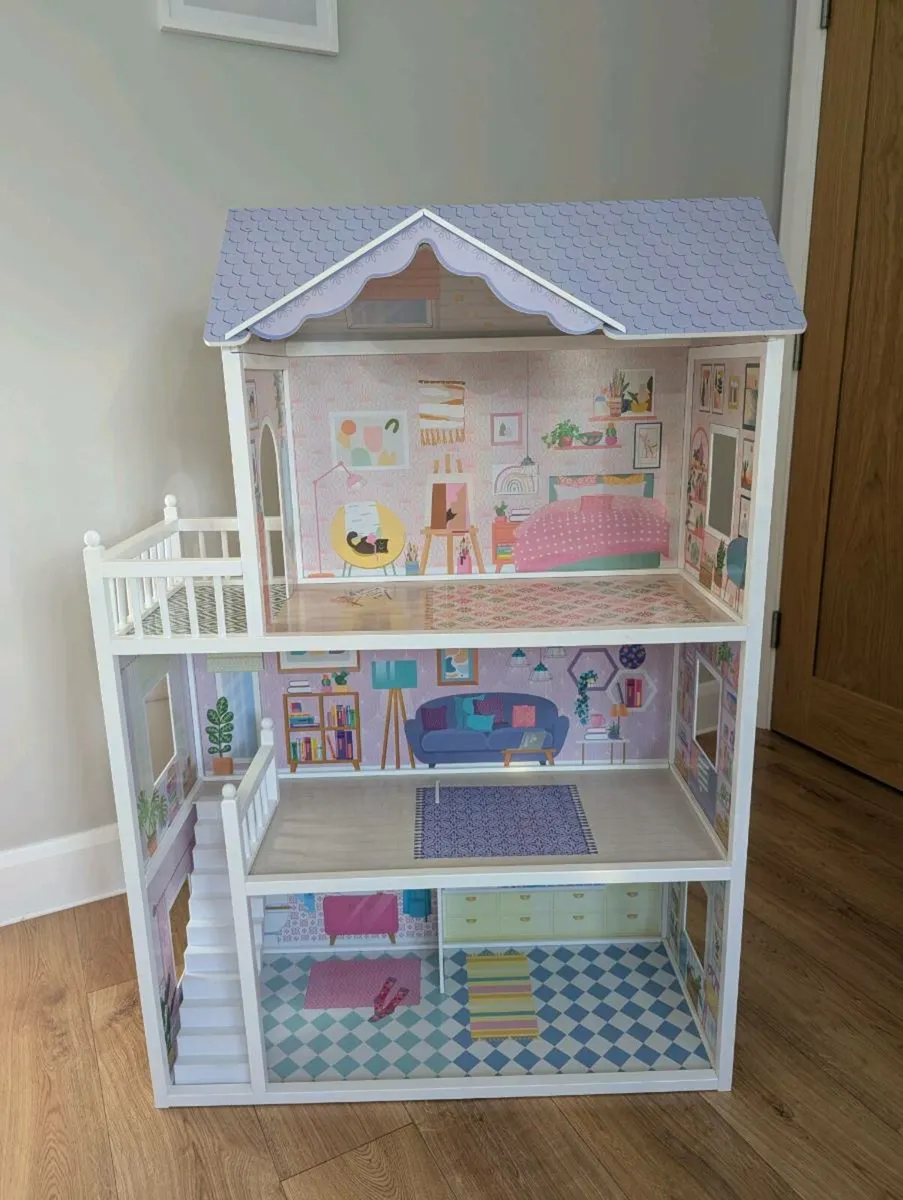Doll House with furniture - Image 1