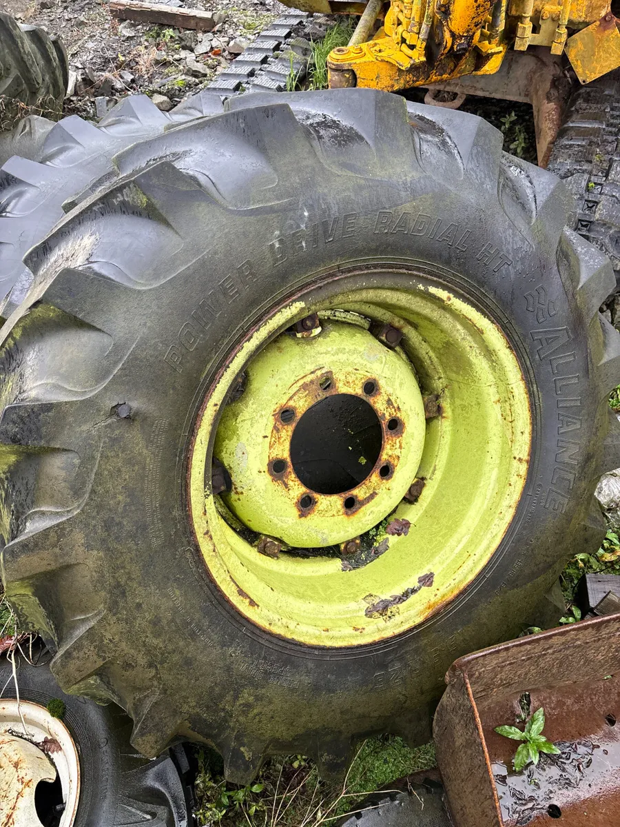 16.9 R 28 wheels - Image 1