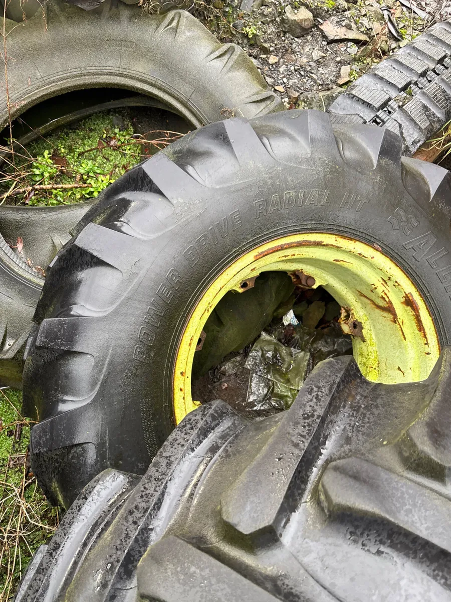 16.9 R 28 wheels - Image 2