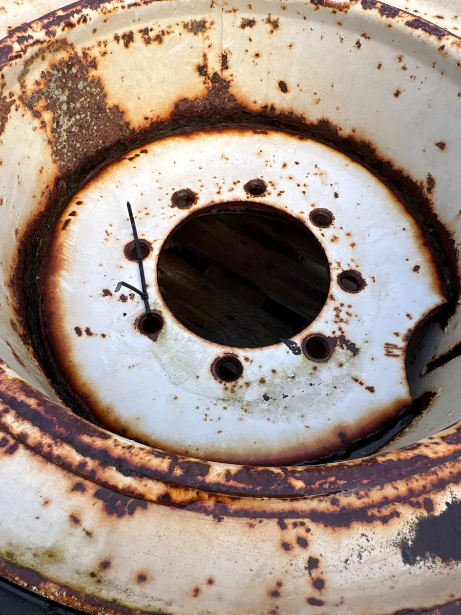 1300 530 533 wheels - Image 2