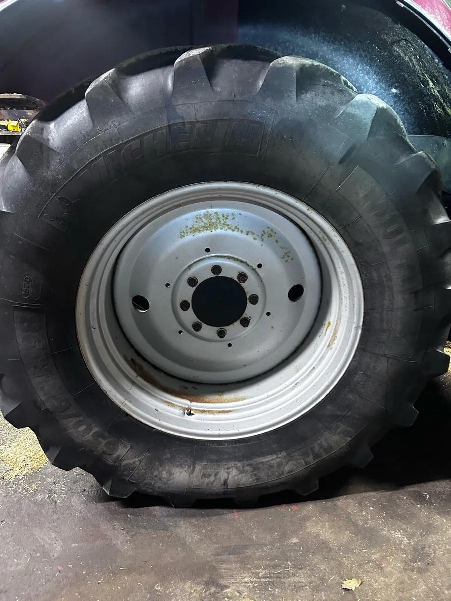 650/65/38 Michelin tyre - Image 1