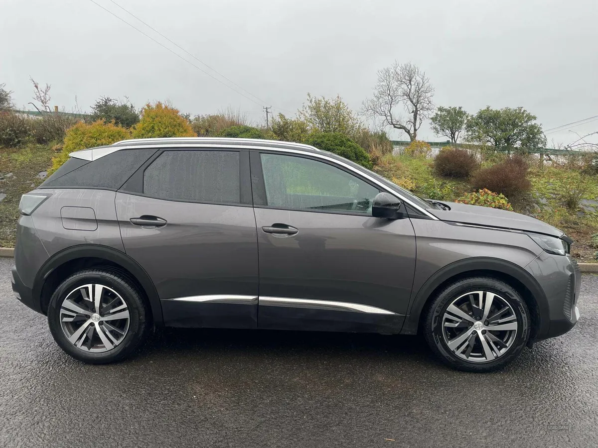 Peugeot 3008 DIESEL ESTATE - Image 3