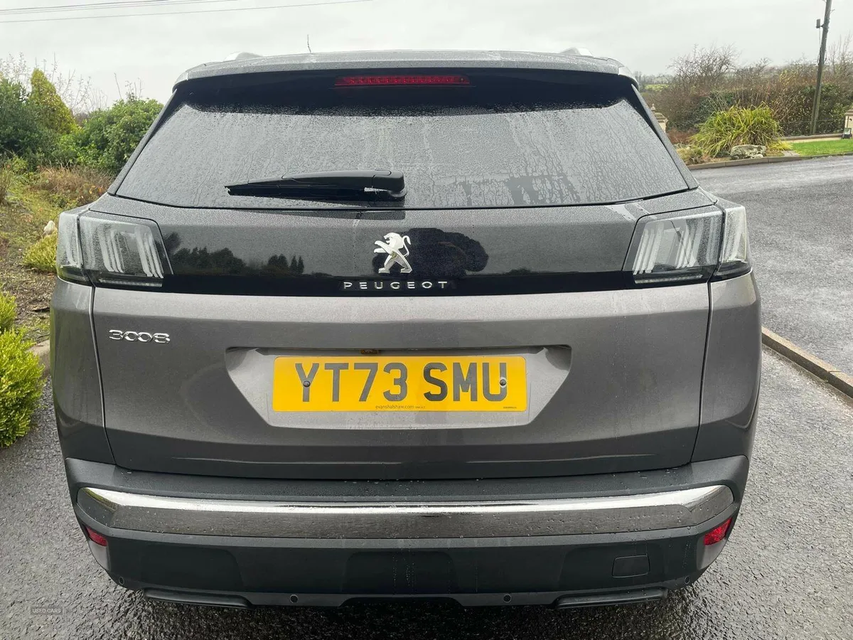 Peugeot 3008 DIESEL ESTATE - Image 4