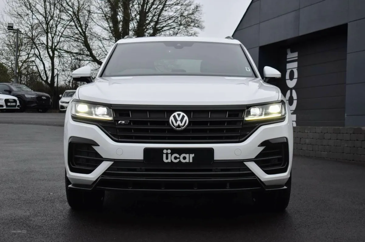 Volkswagen Touareg 3.0 Touareg V6 R-Line TDI Auto - Image 2